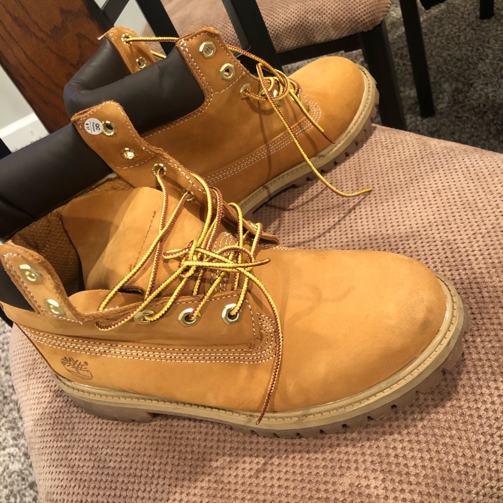 Boots - Picture 2 of 3